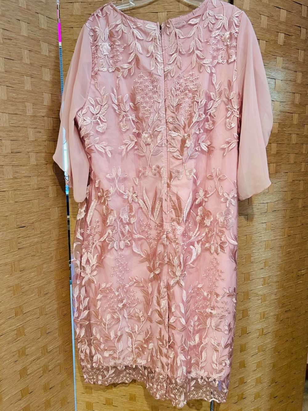 Plus Size Elegant Pink Floral Embroidered Sheath Dress - Picture 2 of 4